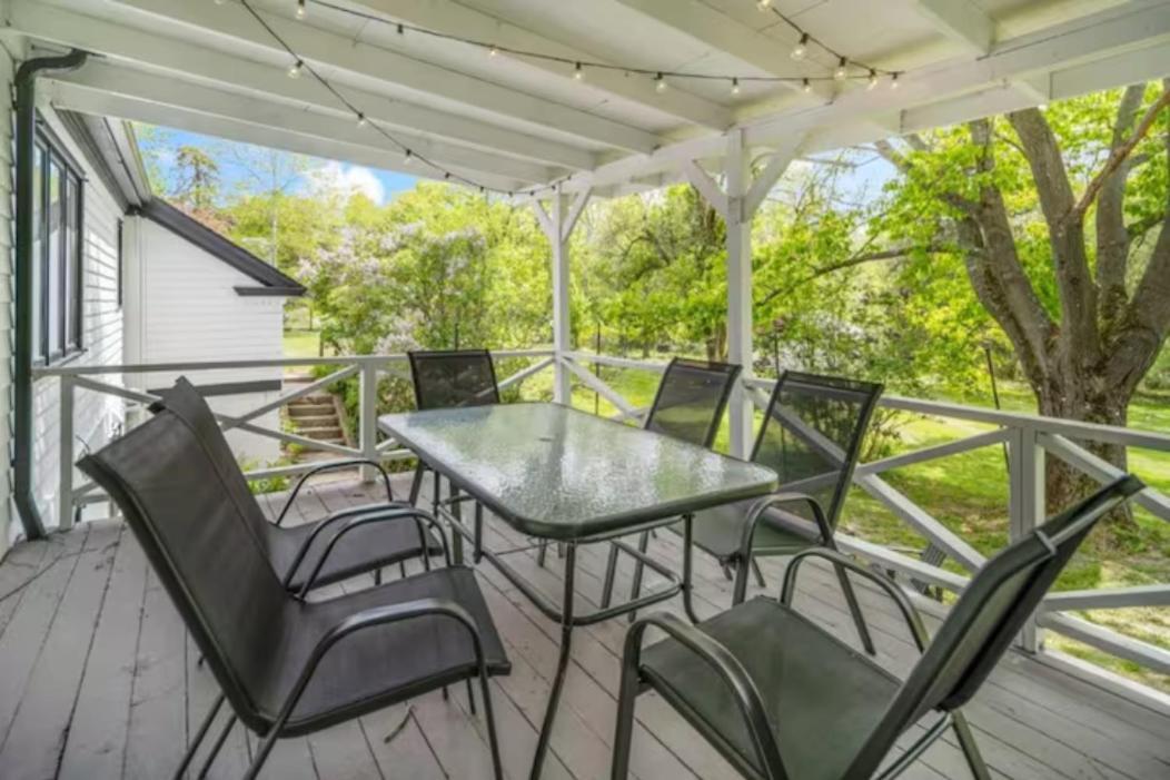 Cayuga Bungalow On Lake—Sleeps 13—Outdoor Firepit Lansing Extérieur photo