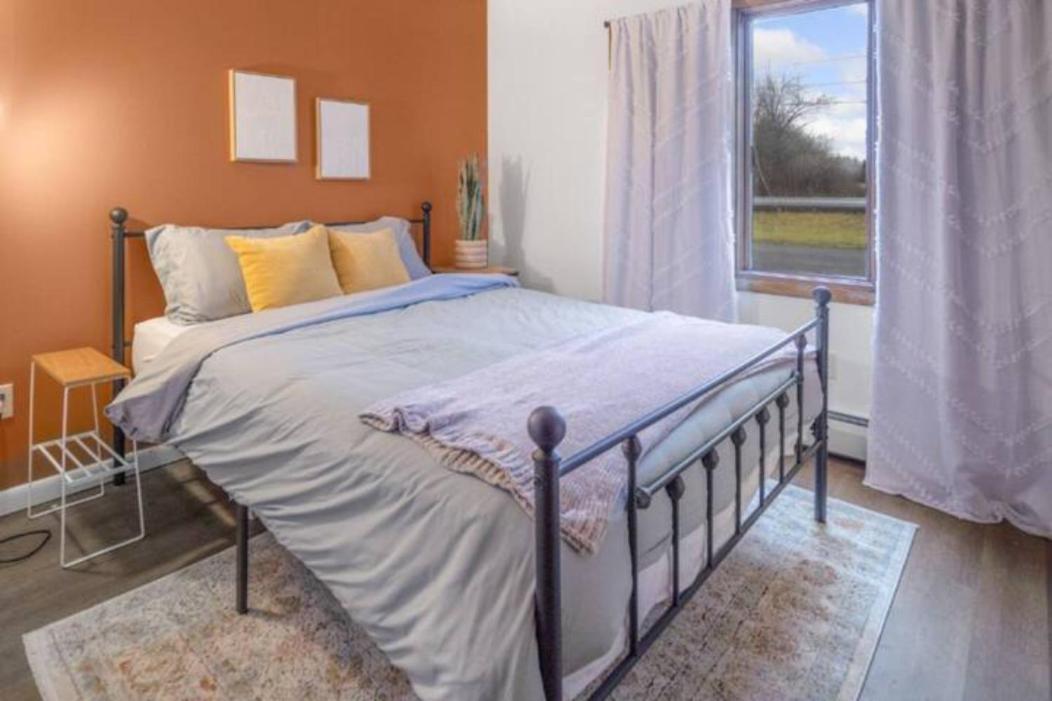 Cayuga Bungalow On Lake—Sleeps 13—Outdoor Firepit Lansing Extérieur photo