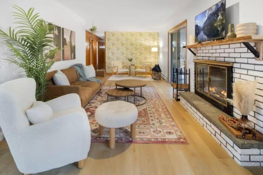 Cayuga Bungalow On Lake—Sleeps 13—Outdoor Firepit Lansing Extérieur photo