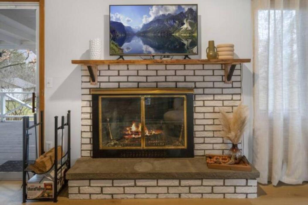 Cayuga Bungalow On Lake—Sleeps 13—Outdoor Firepit Lansing Extérieur photo